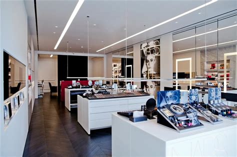 NARS celebrates in style at the opening of its second .